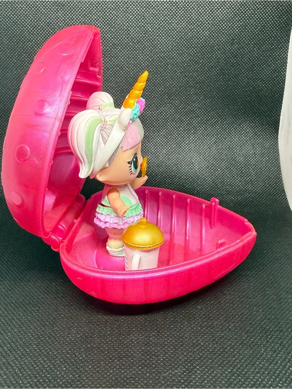 L.O.L. Surprise! Confetti Pop Unicorn